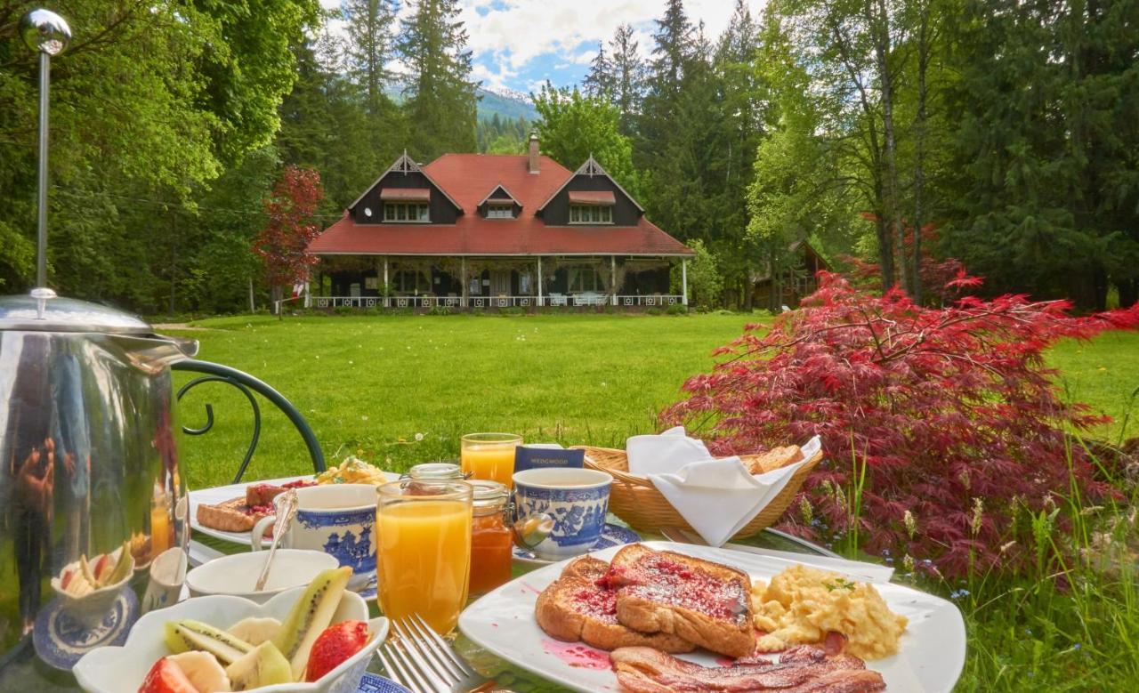 HOTEL WEDGWOOD MANOR AND GLAMPING RETREAT | ⋆⋆⋆ | CRAWFORD BAY, CANADA |  SEASON DEALS FROM $188